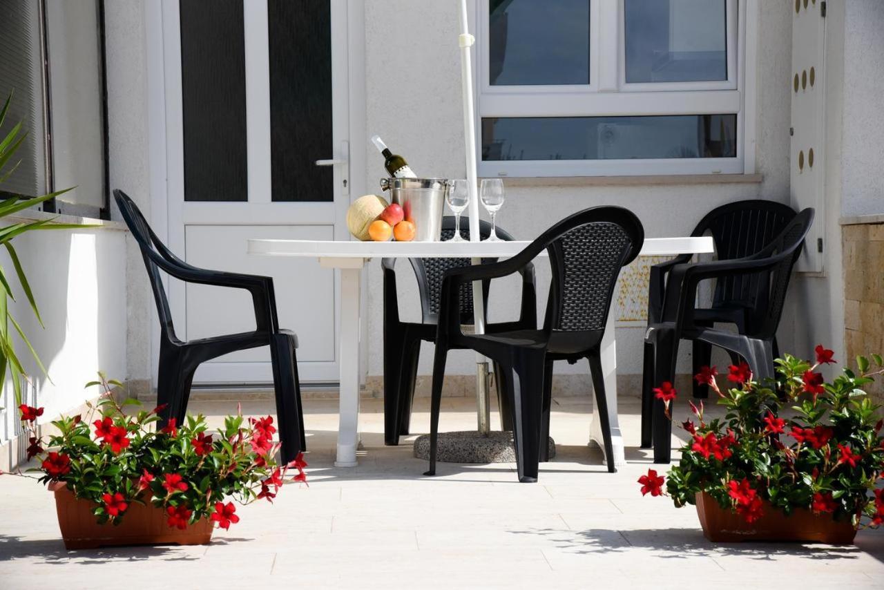 Casa Souni Apartment เวอร์ซาร์ ภายนอก รูปภาพ
